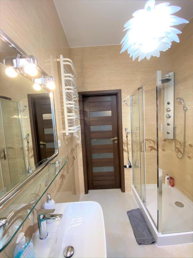 Apartament Czarne Zloto Katovice Exteriér fotografie